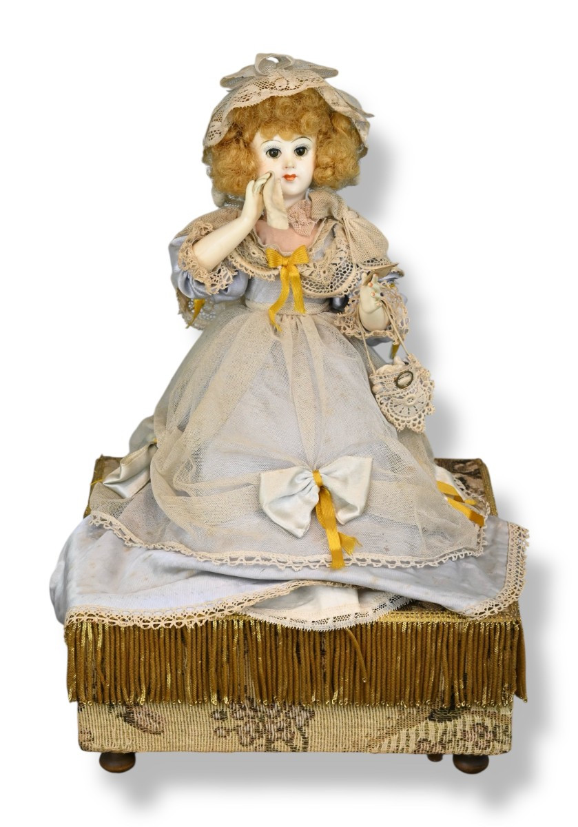 Weeping Gentlewoman - Germany Early 20th Century